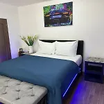 Iron Cube 프라하
