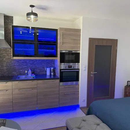 Iron Cube Apartmán